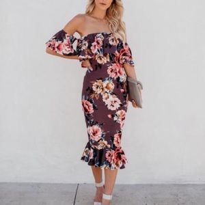 🤩 Vici ruffle midi length floral dress 🤩NWOT